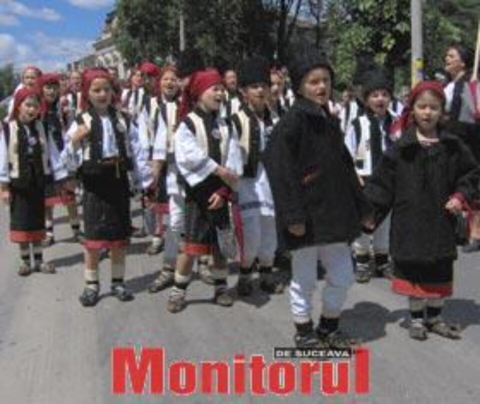 Festivalul internațional „Întâlniri bucovinene” - prima paradă europeană a portului popular Festivalul internațional „Întâlniri bucovinene” - prima paradă europeană a portului popular