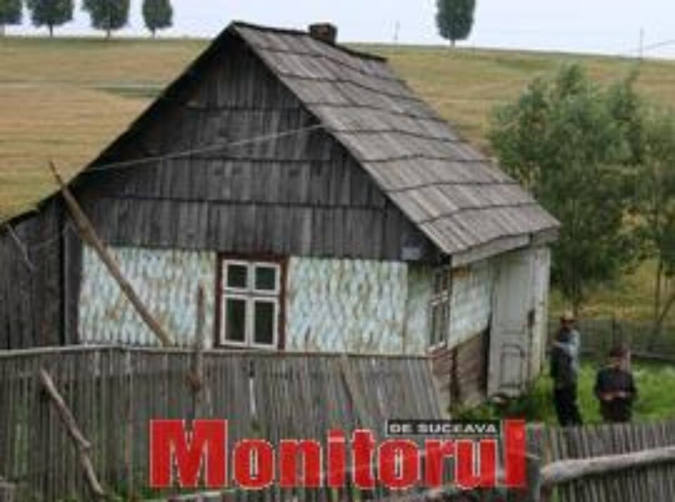 Casa în care tatăl acuzat locuia împreună cu doi dintre copiii săi