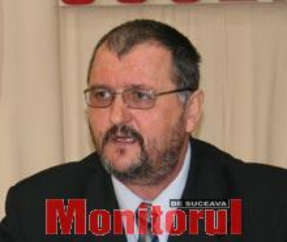 Primarul și viceprimarul din Solca încearcă să scape de incompatibilitate