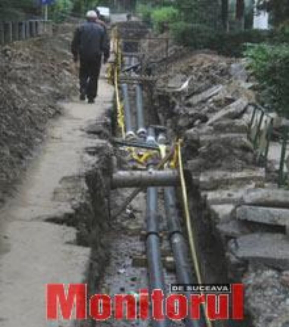 Grămezile de pământ și șanțurile, parte din peisajul de zi cu zi al Sucevei