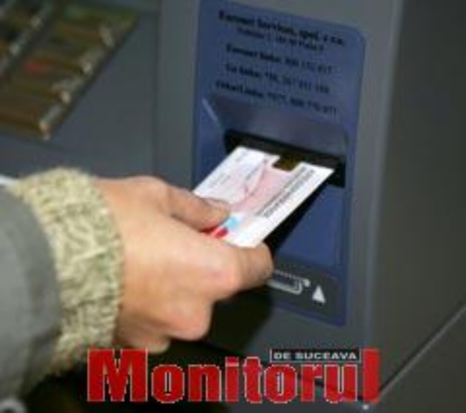 Bugetarii din orașe vor primi obligatoriu salariile prin card, începând din acest an