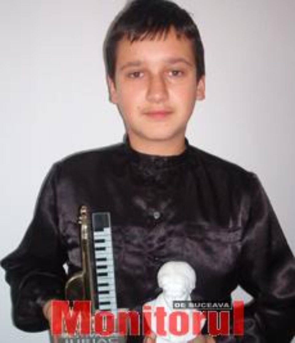 Suceveanul Laur Hreniuc, cel mai tânăr absolvent al Colegiului Pro Suceveanul Laur Hreniuc, cel mai tânăr absolvent al Colegiului Pro