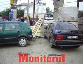 Dupa ce a intors masina care stationa Opelul s-a proptit in gardul unei societati comerciale din zona