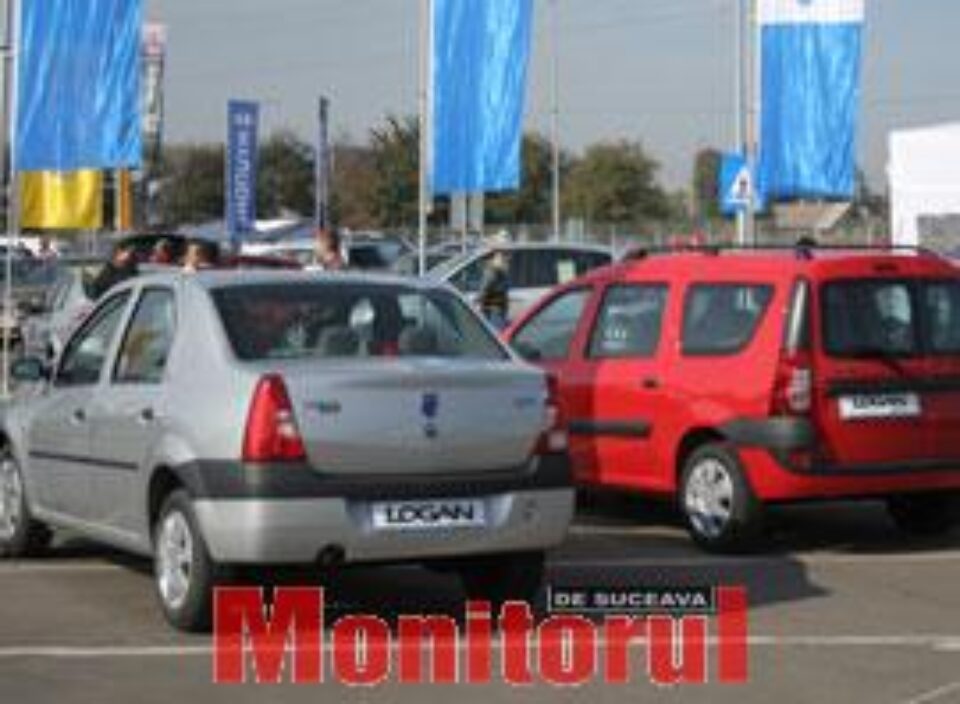 Sute de mașini, scoase la vânzare în parcarea Selgros Sute de mașini, scoase la vânzare în parcarea Selgros