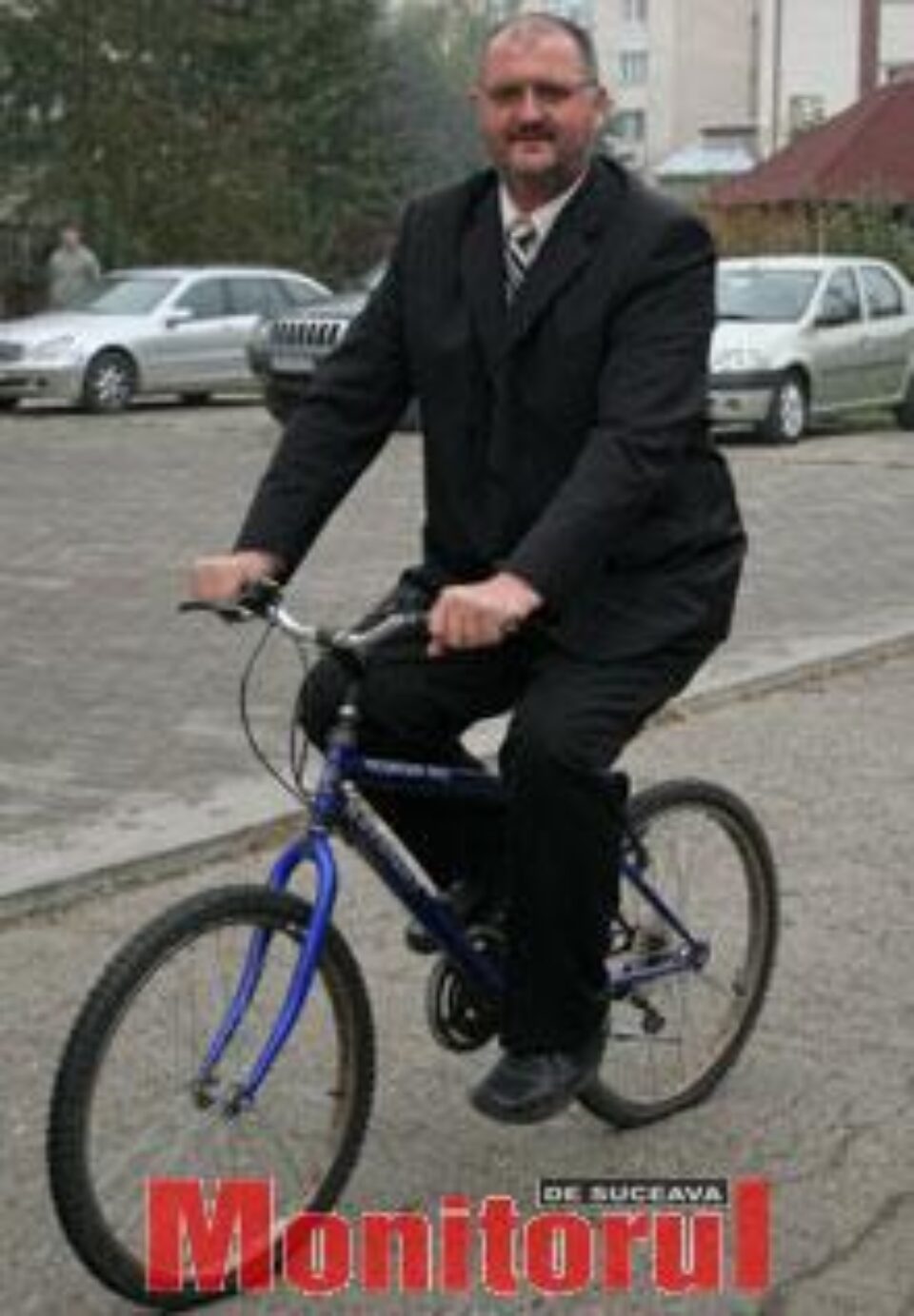 Onofrei vrea să meargă cu bicicleta la Prefectură