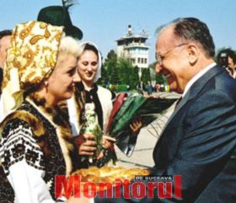 Şi Ion Iliescu a fost întâmpinat de Laura Haidău Şi Ion Iliescu a fost întâmpinat de Laura Haidău