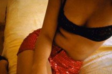 Tinerele naive, pradă uşoară pentru proxeneţi