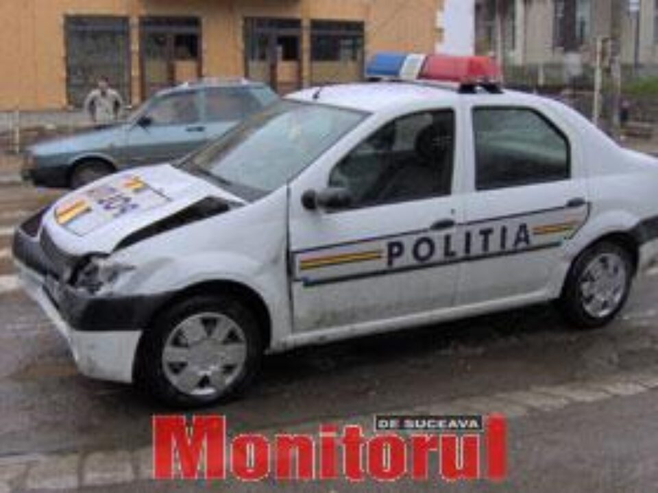Maşina Poliţiei a încercat să evite accidentul, dar nu a reuşit Maşina Poliţiei a încercat să evite accidentul, dar nu a reuşit