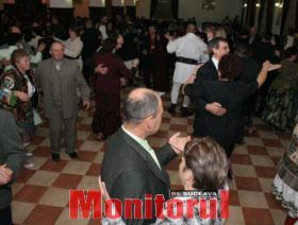 Peste 150 de familii din Şcheia, la „Balul gospodarilor" Peste 150 de familii din Şcheia, la „Balul gospodarilor"