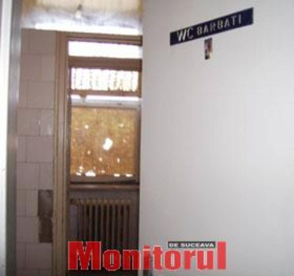 Fereastra de la care s-a aruncat sinucigaşul Fereastra de la care s-a aruncat sinucigaşul