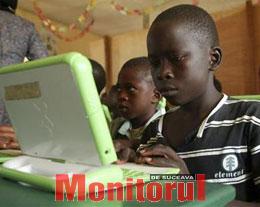 "Laptopul de 100 de dolari", destinat copiilor săraci, a ajuns 200 de dolari