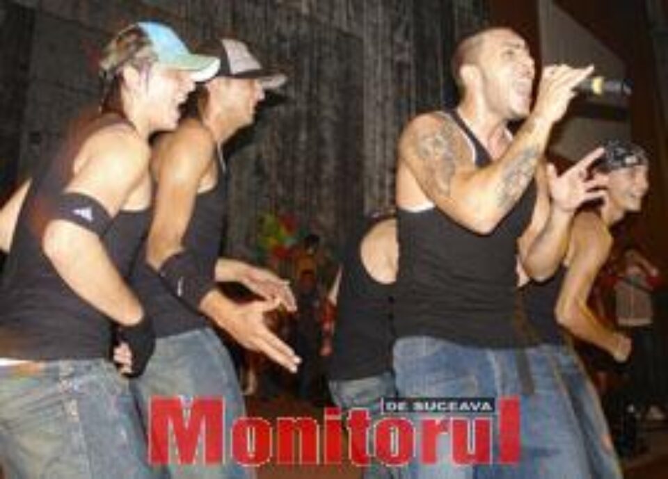 Alex YAMASHA şi dansatorii săi