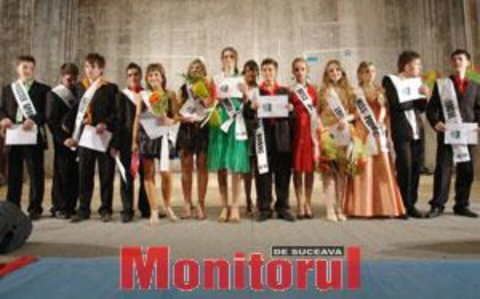 Bobocii de la „Petru Muşat”, premiaţi la sfârşitul show-ului Bobocii de la „Petru Muşat”, premiaţi la sfârşitul show-ului