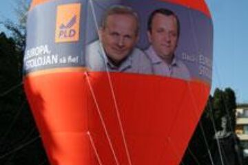 Stolo și Flutur survolează județul din balon