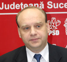 Ovidiu Donţu: „Protestăm public faţă de acest mod de a face campanie”