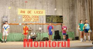 Bobocii la prezentarea ţinutei sport