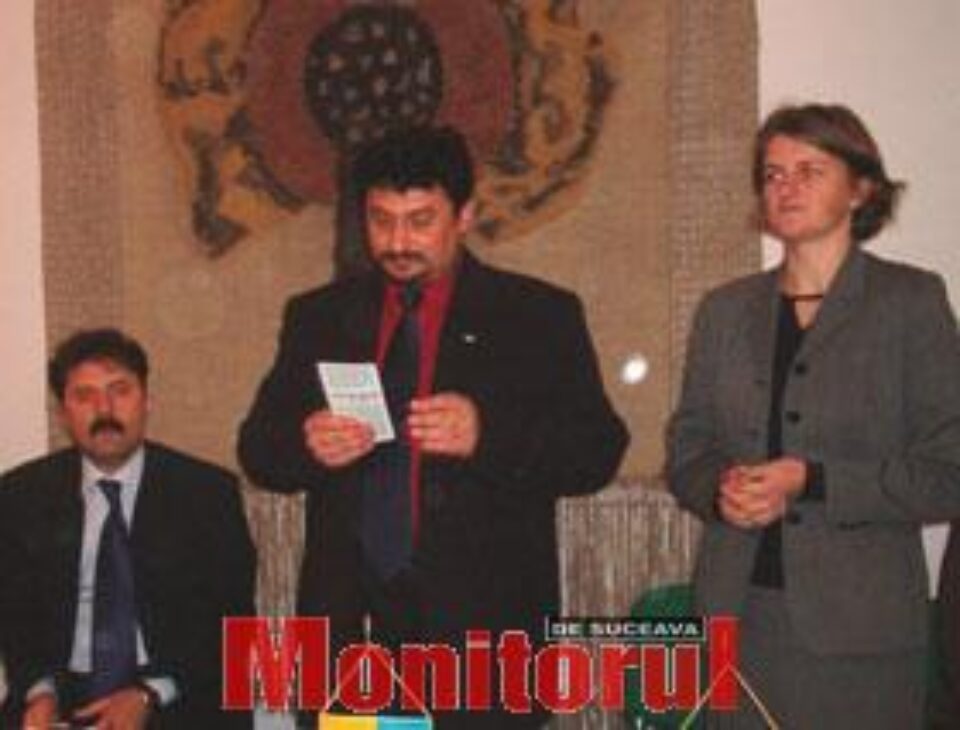 Lansarea proiectului în sala multimedia a Muzeului de Ştiinţele Naturii Lansarea proiectului în sala multimedia a Muzeului de Ştiinţele Naturii