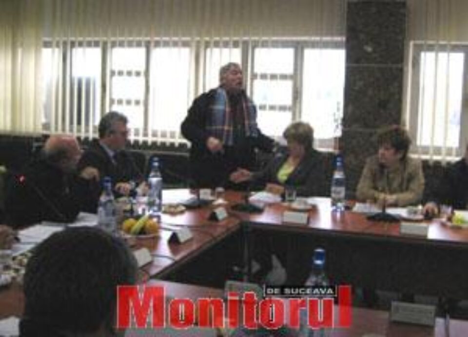 Cetăţeanul turmentat şi supărat că nu mai are grădina de legume Cetăţeanul turmentat şi supărat că nu mai are grădina de legume