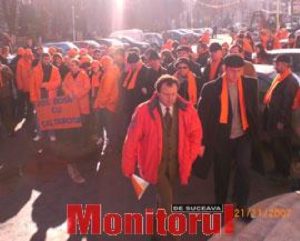 Liberal democraţii suceveni au organizat ieri„Marşul împotriva corupţiei” Liberal democraţii suceveni au organizat ieri„Marşul împotriva corupţiei”