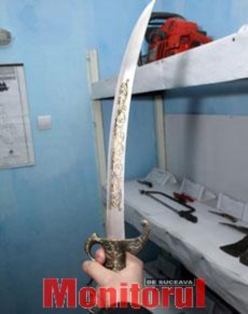 Colecție de cuțite și săbii la Jandarmerie Colecție de cuțite și săbii la Jandarmerie