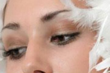 Machiajul accentuat, tendința acestui sezon Machiajul accentuat, tendința acestui sezon