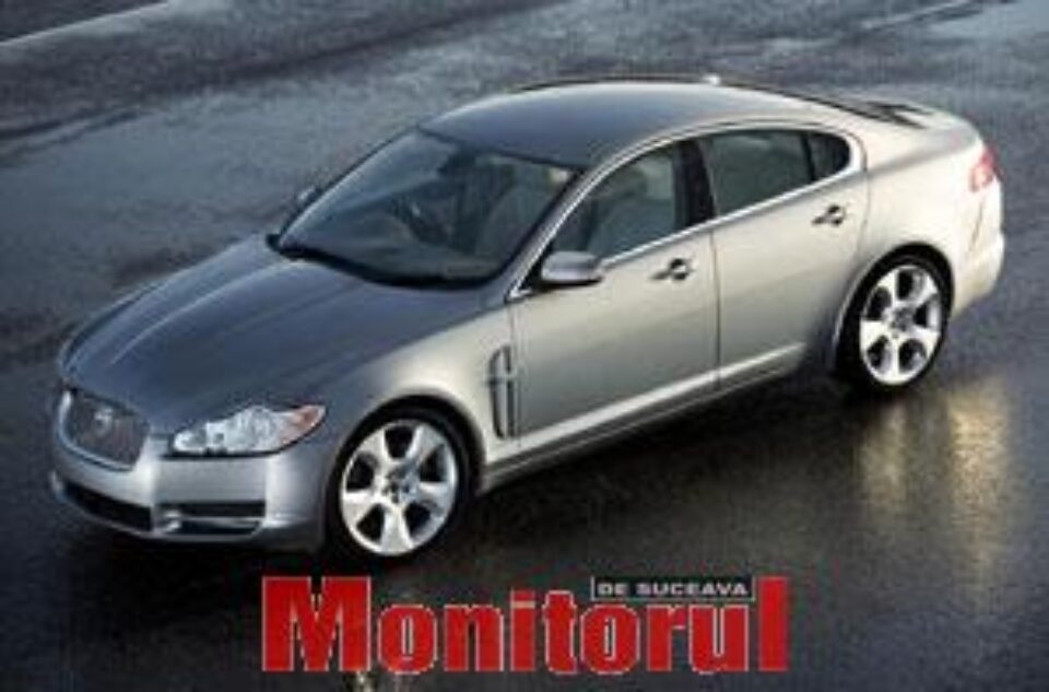 Jaguar dă bice sedanului XF