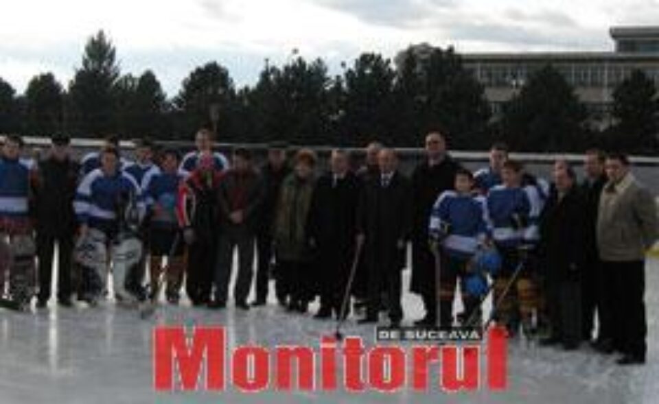 Distracție pe gheață la inaugurarea Patinoarului artificial