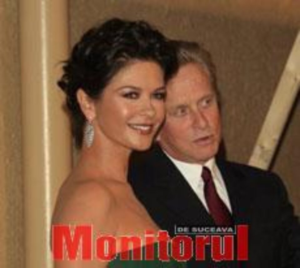 Un cuplu celebru: Michael Douglas (63 de ani) şi Catherine Zeta Jones (38 de ani) Un cuplu celebru: Michael Douglas (63 de ani) şi Catherine Zeta Jones (38 de ani)