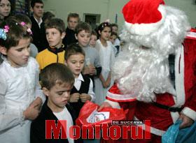 Moş Nicolae cu copii cu dizabilităţi