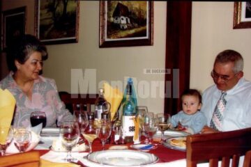 Cornelia și Sorin Hâncu, împreună cu nepoțelul Vlad