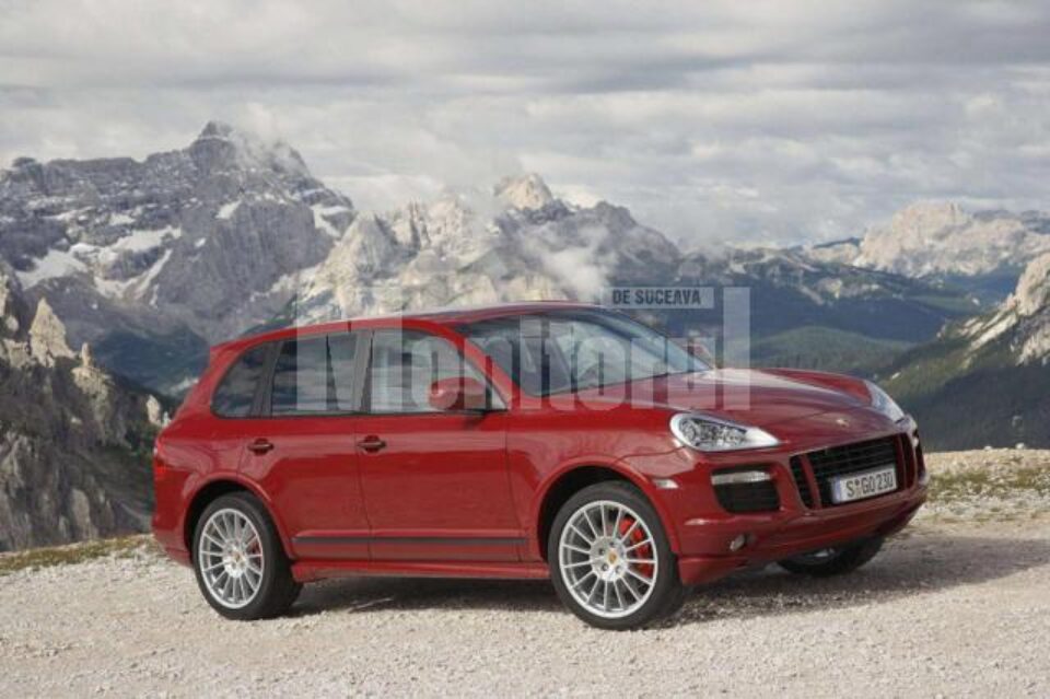 Porsche Cayenne GTS, impertinent cu viteza