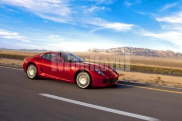 Ferrari 599 scalpat fără milă
