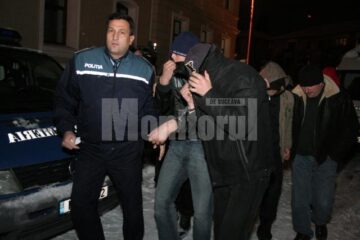 Cei 15 suspecți au fost aduși duminică seară în fața judecătorilor