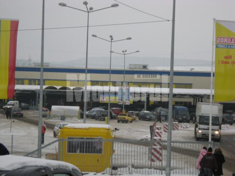 Orar de sezon: Marile magazine sucevene și-au prelungit programul