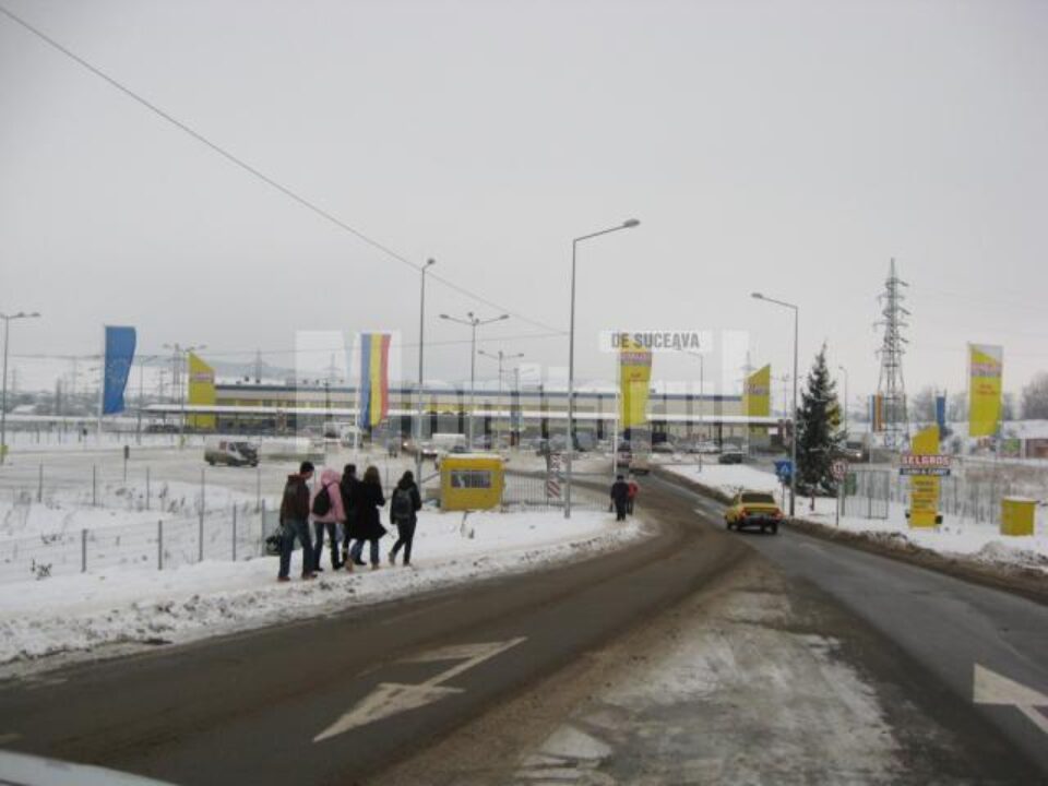Orar de sezon: Marile magazine sucevene și-au prelungit programul