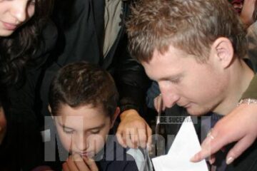 Dorin Goian s-a împărțit între înmânarea de premii și acordarea autografe
