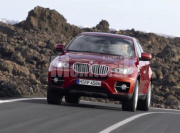 BMW X6 ne dă întâlnire în America