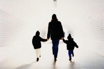 Studiu: Plimbările zilnice timp de 30 de minute, suficiente pentru a preveni obezitatea