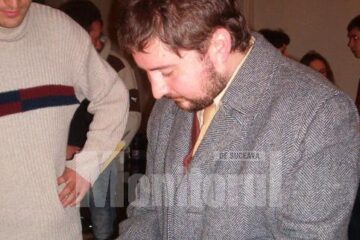Victor Ov. Rusu la momentul autografelor