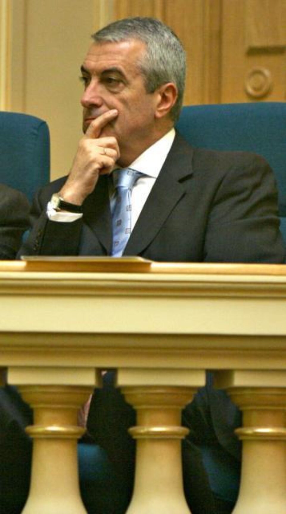 Reproșuri: Adomniței, mustrat de Tăriceanu