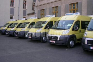 Dotare: Microbuzele școlare au fost distribuite în județ