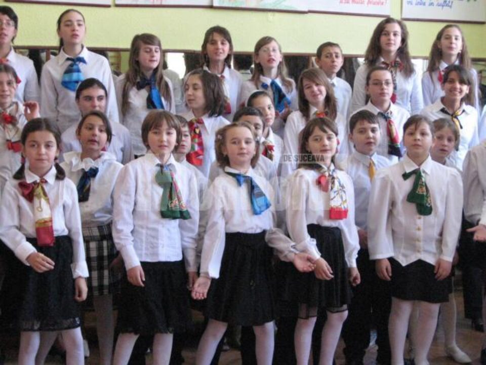 Spiritul Crăciunului: Sute de cadouri pentru copiii Școlii Nr. 6 Burdujeni