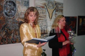 Raluca Schipor și Lucia Pușcașu la vernisajul Anualei 2007