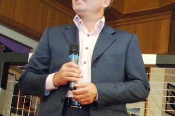 Hagi: „Iartă-l, Doamne, că nu știe ce zice”