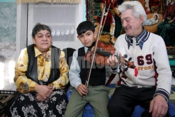 Loris Horvat Luzer împreună cu străbunicii lui