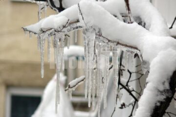 Țurțurii de gheață, la tot pasul zilele acestea