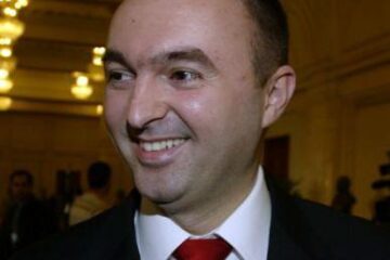 Bilanț la Educație:: Doi miniștri și un pachet de legi pentru tot învățământul