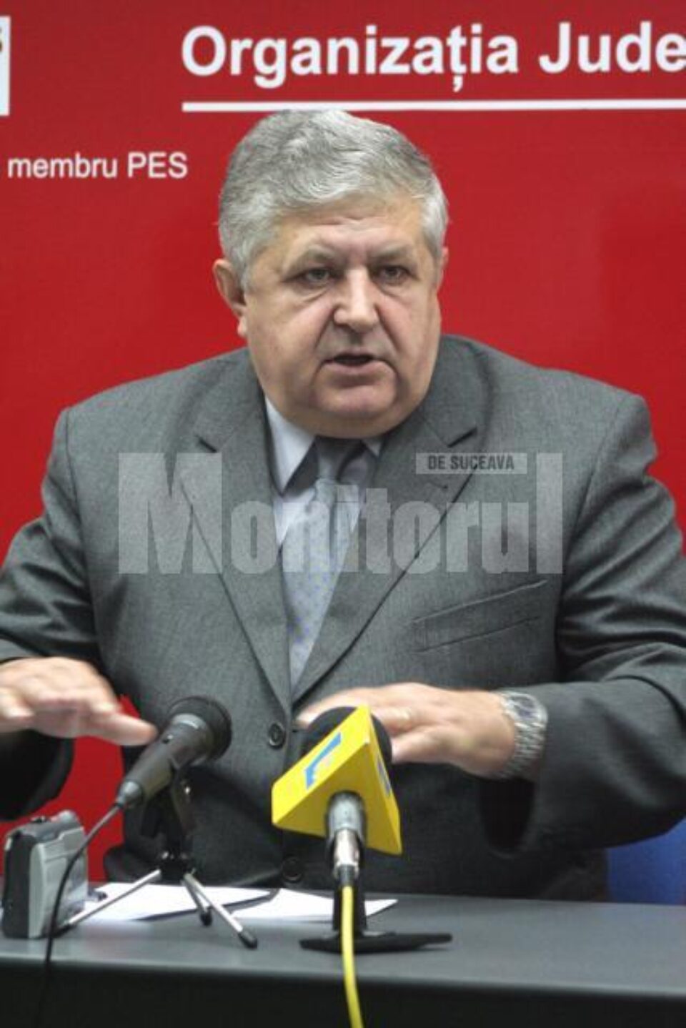 Gavril Mîrza: Oare unde era domnul Dulgheru când se distribuiau cârnații și vinul? Gavril Mîrza: Oare unde era domnul Dulgheru când se distribuiau cârnații și vinul?