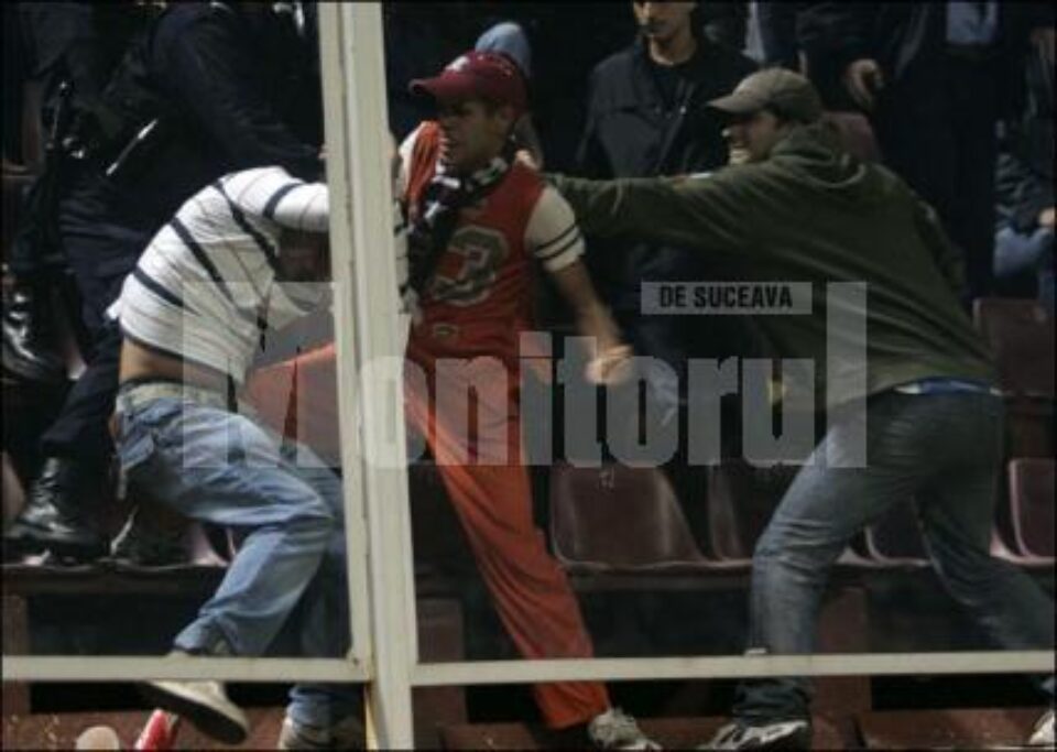 Scenele de violență ar trebui să fie tot mai rare pe stadioanele din România
