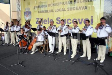 Alături de Orchestra Ansamblului Ciprian Porumbescu